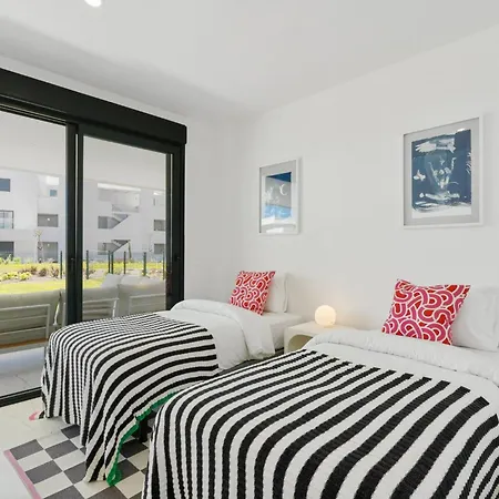 דירה Infinity Pool, Sea View And Private Terrace